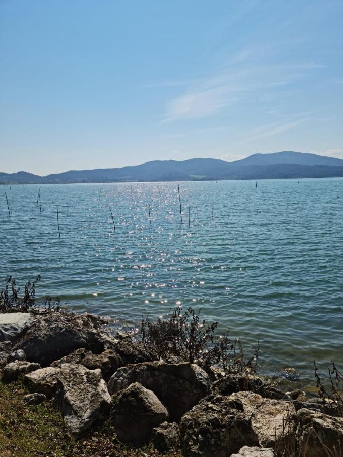 Appartamento Lago Trasimeno - Torricella Pg Exterior photo