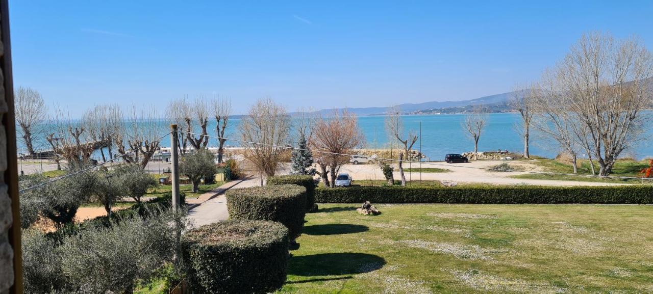 Appartamento Lago Trasimeno - Torricella Pg Exterior photo