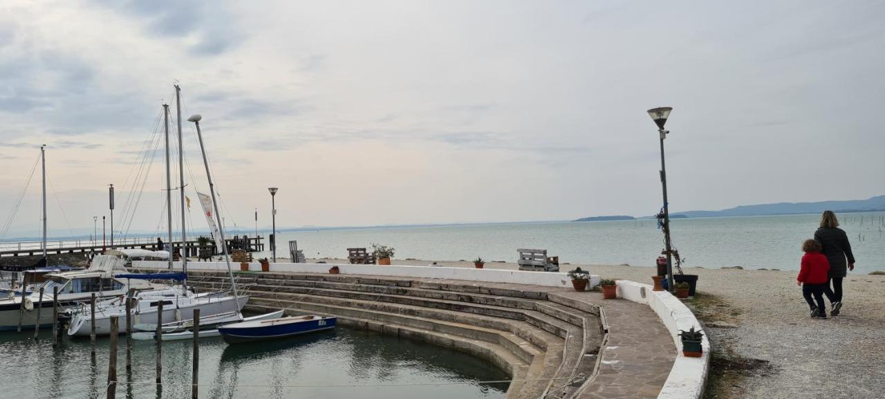 Appartamento Lago Trasimeno - Torricella Pg Exterior photo